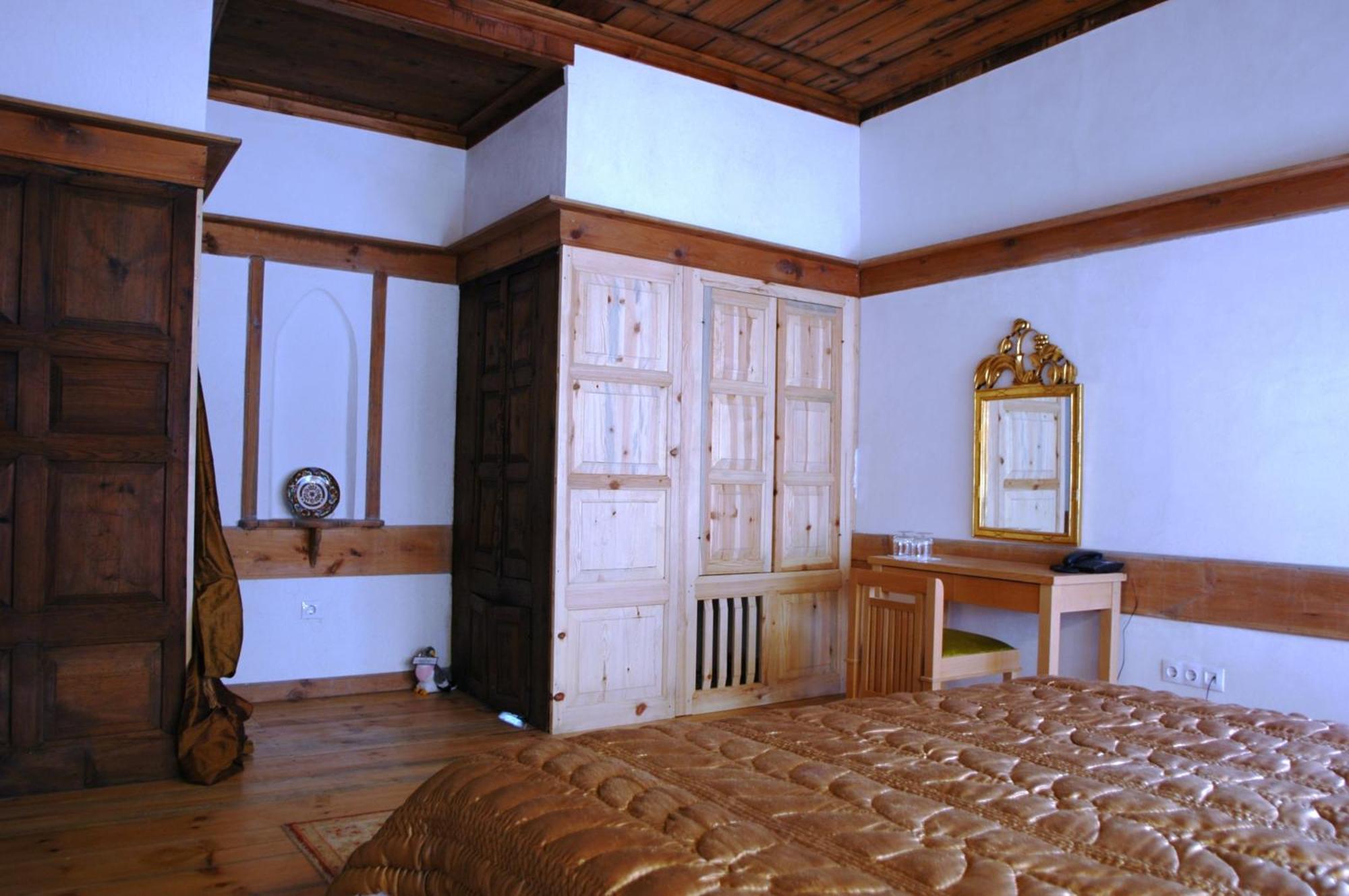 מלון Gulevi סאפראנבולו מראה חיצוני תמונה